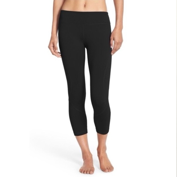 Zella Live In Cropped Legging Size Small Solid Black Low Rise Crop Workout Pants - Picture 1 of 9